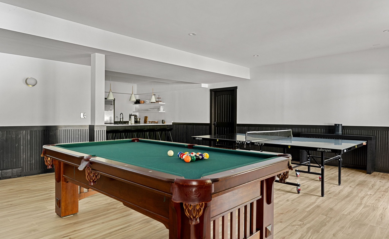 Drinks, games, and endless fun—welcome to the ultimate chill zone!