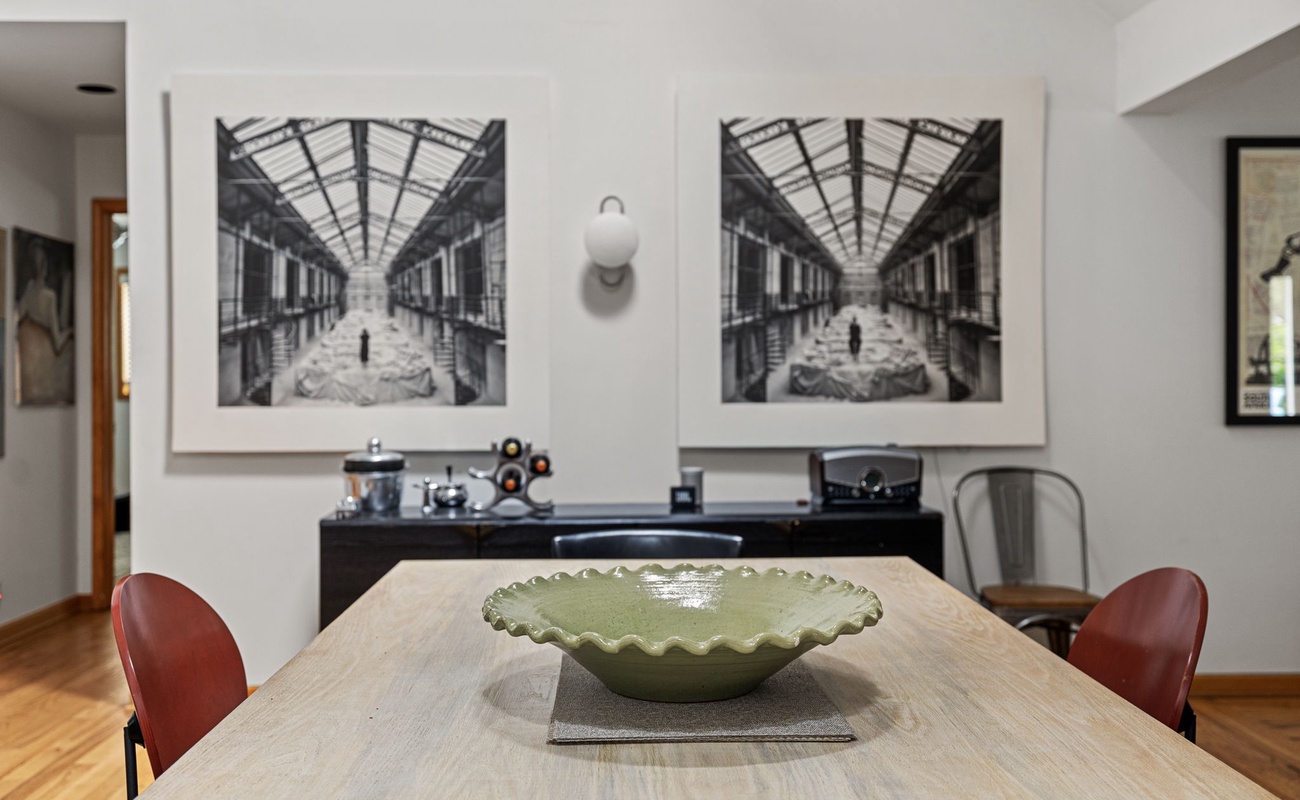 A perfect setting for a family dinner with a touch of sophistication.