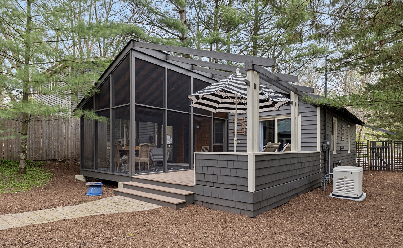 Big surprises can come in small packages, eh? That's Meadow Pines, fo' shizzle.