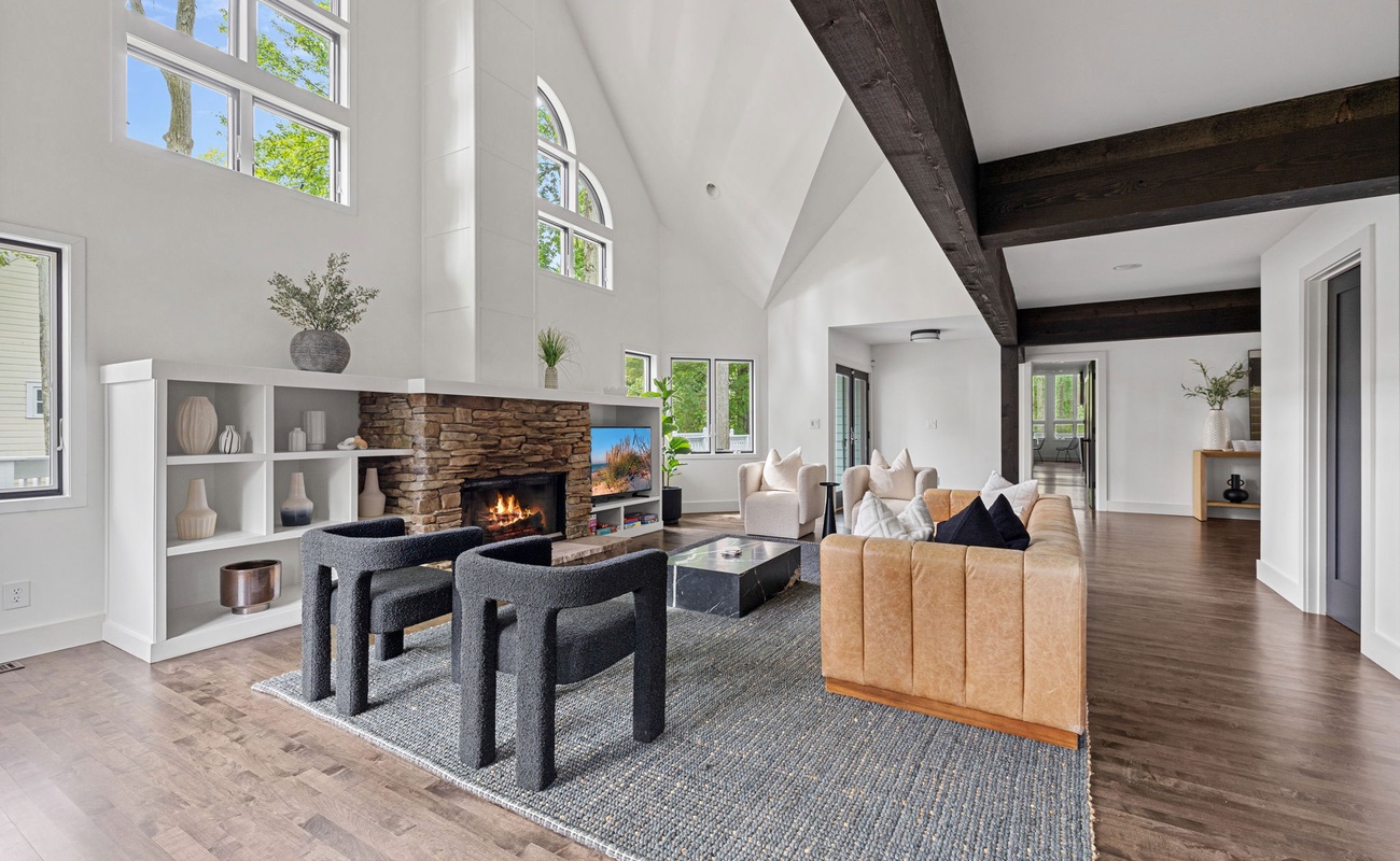 Sunday mornings just got an upgrade—who’s ready to lounge?