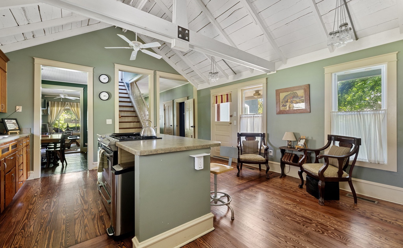 Sunday mornings are for cozy kitchens and vintage vibes.