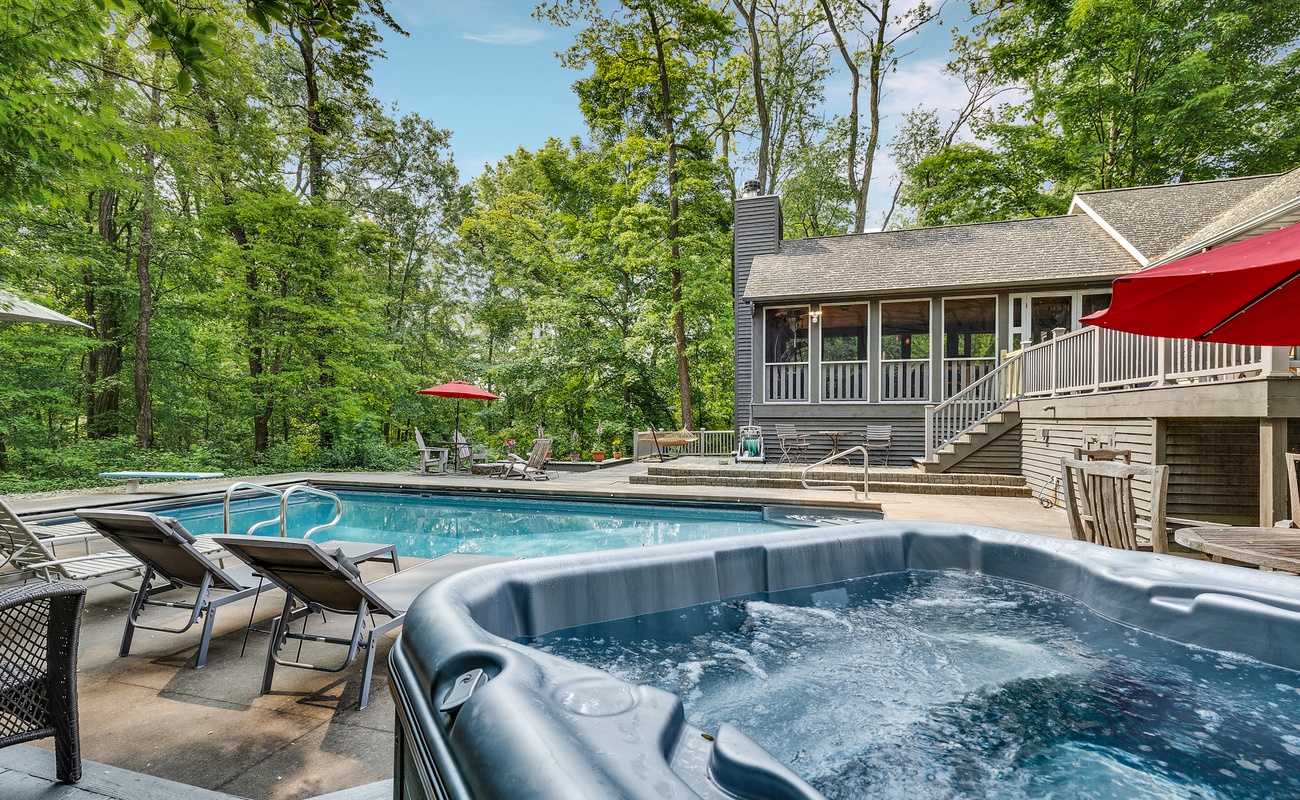 From steamy soaks to sunny dips—it’s all here.