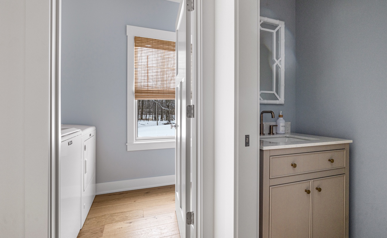 Because a great getaway comes with a little extra convenience—laundry + bath = win!