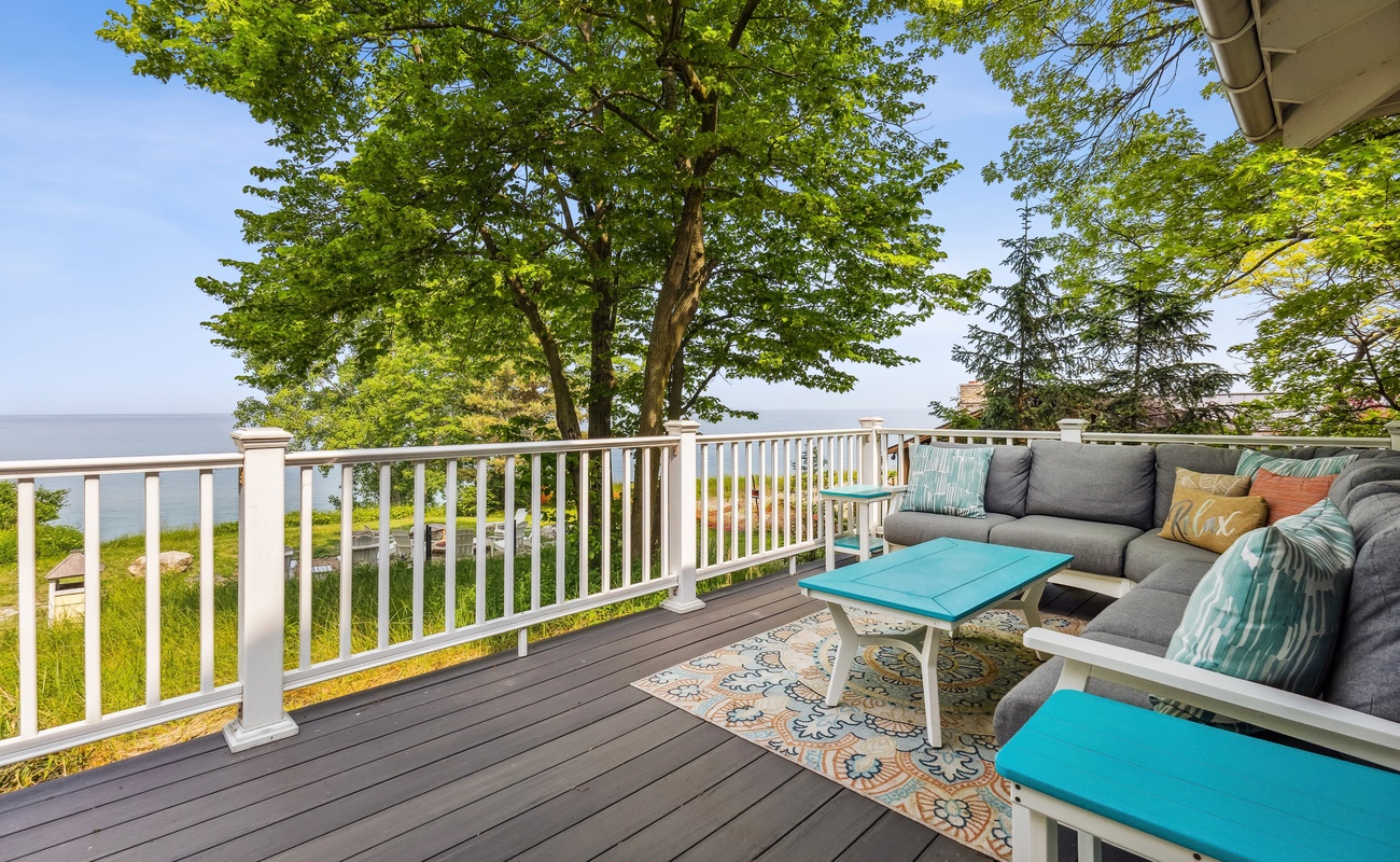 Lounge with lake views and fresh forest air.