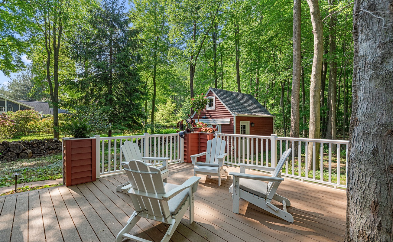 Four chairs, one perfect moment and endless laughter. The perfect spot for making memories!