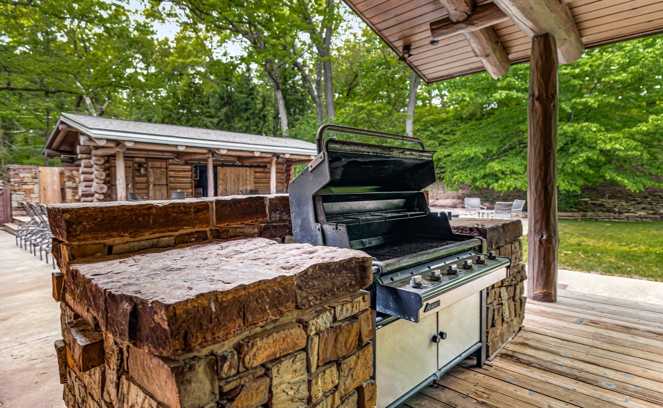 Fire up flavor in this built-in BBQ perfection.