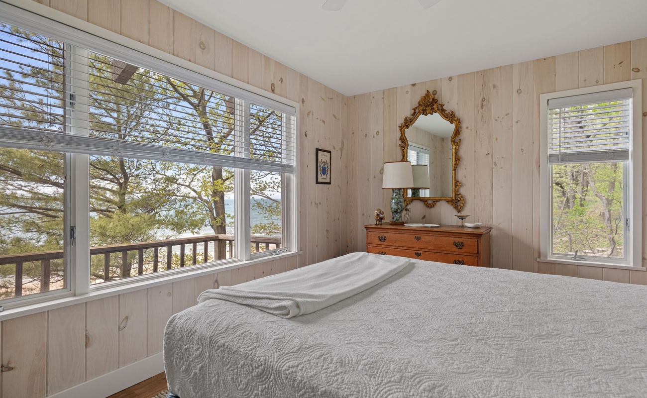 Sleeping in comfort with great views and a warm, textured space - easy-peasy!