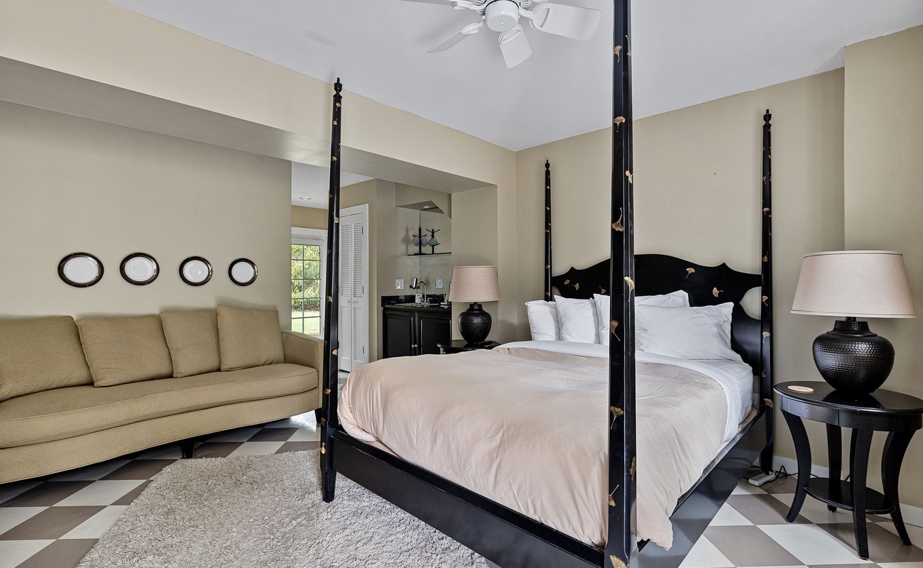 Suite 1 has a queen-size bed.