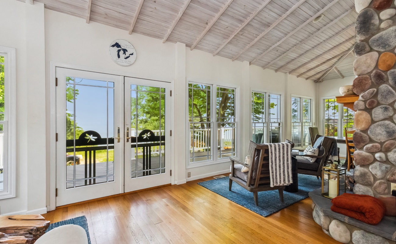 Light-filled lounge with stunning views and cozy vibes.