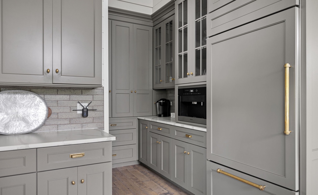 Ever wanted to know what if feels like to have a butler's pantry?