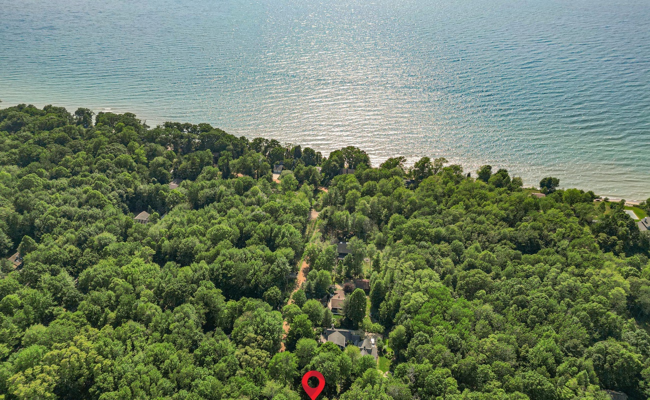 The lake’s your neighbor in this hidden gem.