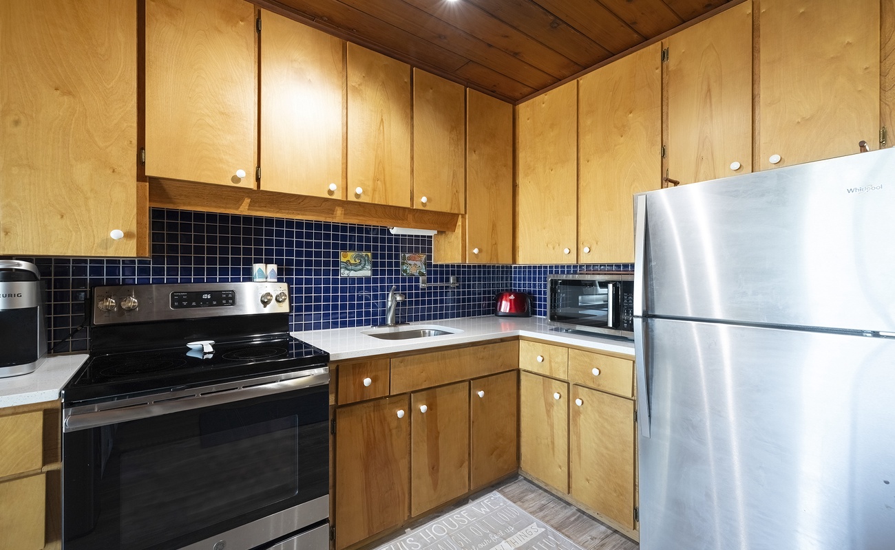 A comfortable kitchen for prepping lunches between lake outings