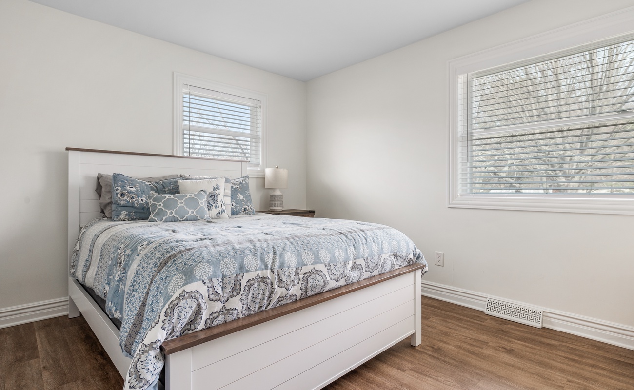 Where paisley dreams and plush pillows whisper 