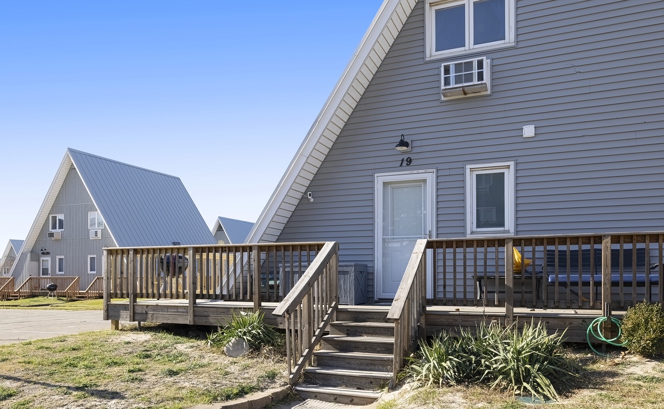 Fire up the grill and enjoy outdoor meals on the waterfront deck.