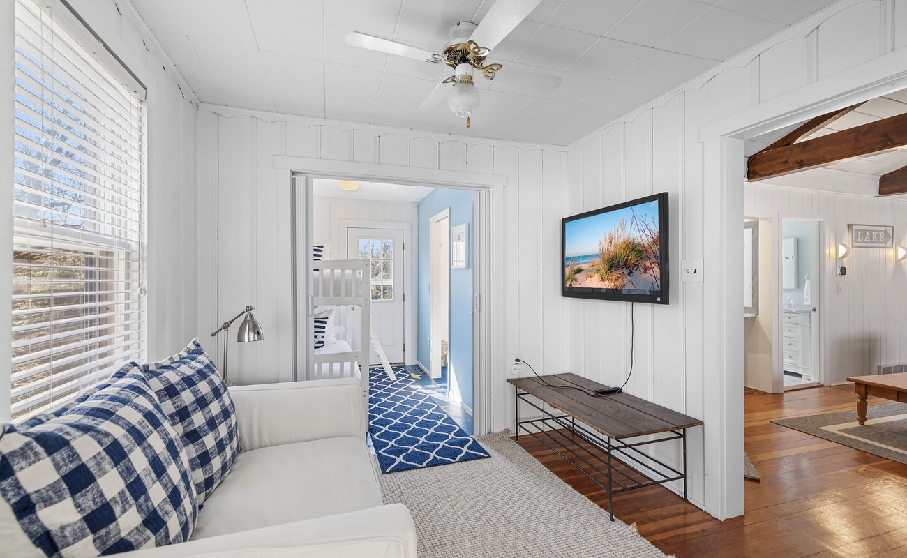 A bright family nook just steps from the kids’ bunk room.