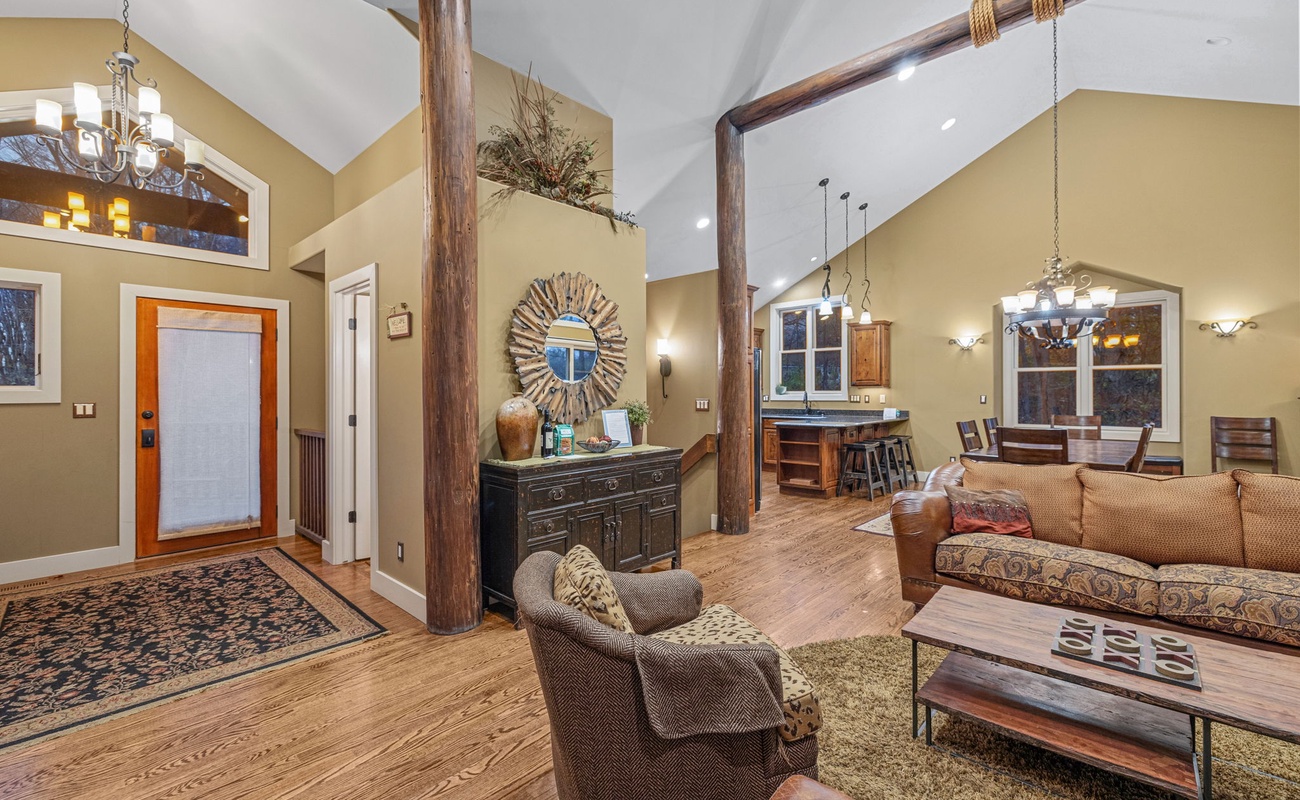 Gather ‘round, kick back, and make yourself at home—this cabin’s got all the warm vibes.