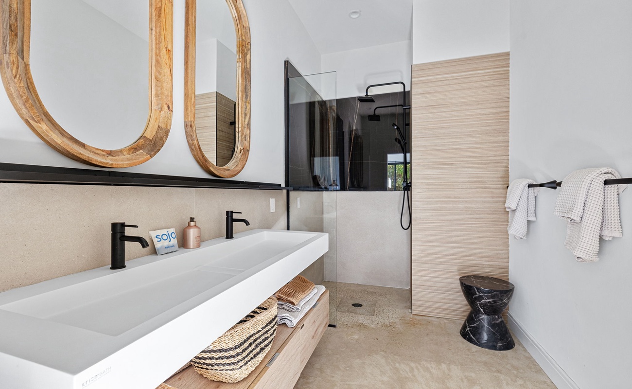 Modern design meets natural vibes. Bathroom bliss is just a step away.