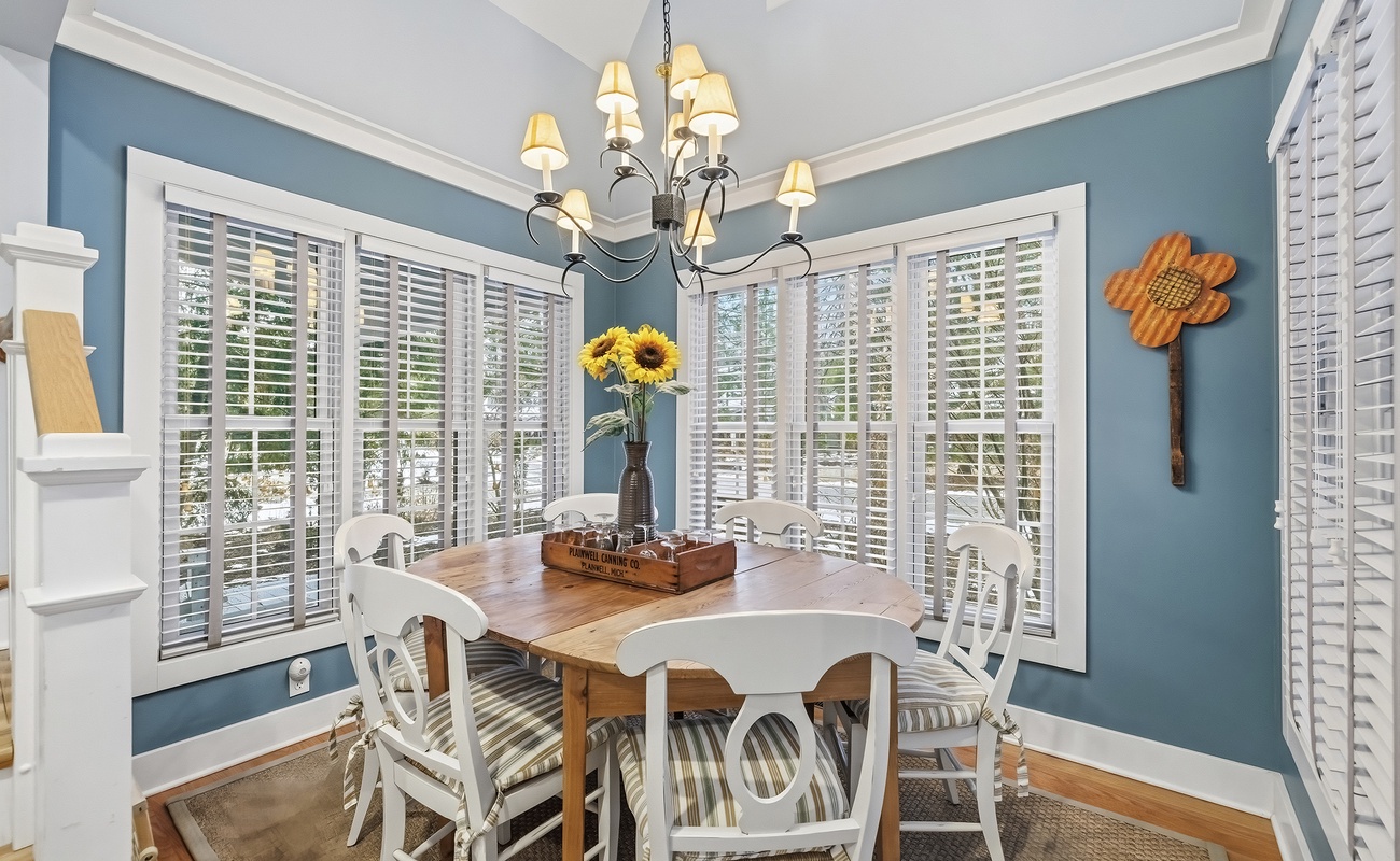 Dining with a beautiful Harbor Country view.