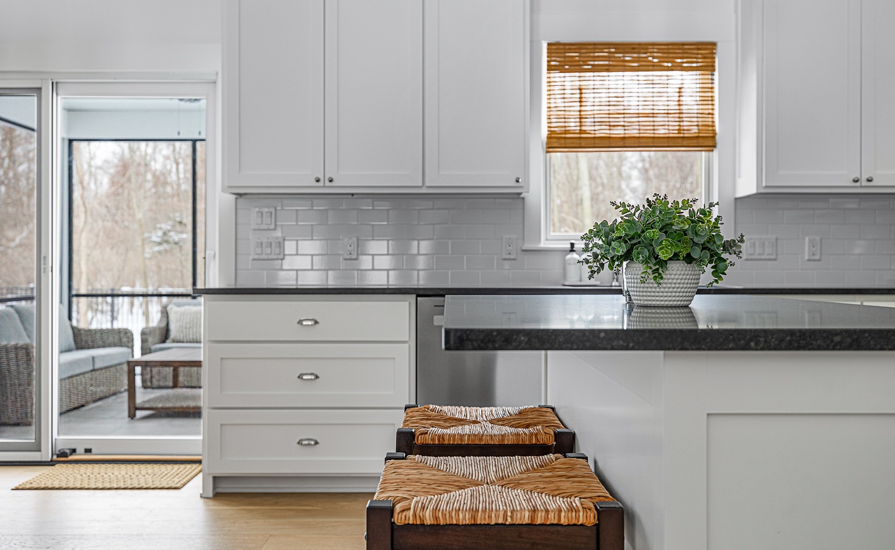 Pull up a seat, pour a glass, and let the good times simmer!