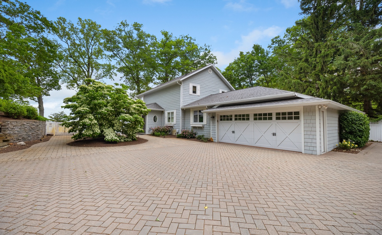 Your private escape by Lake Michigan begins here.