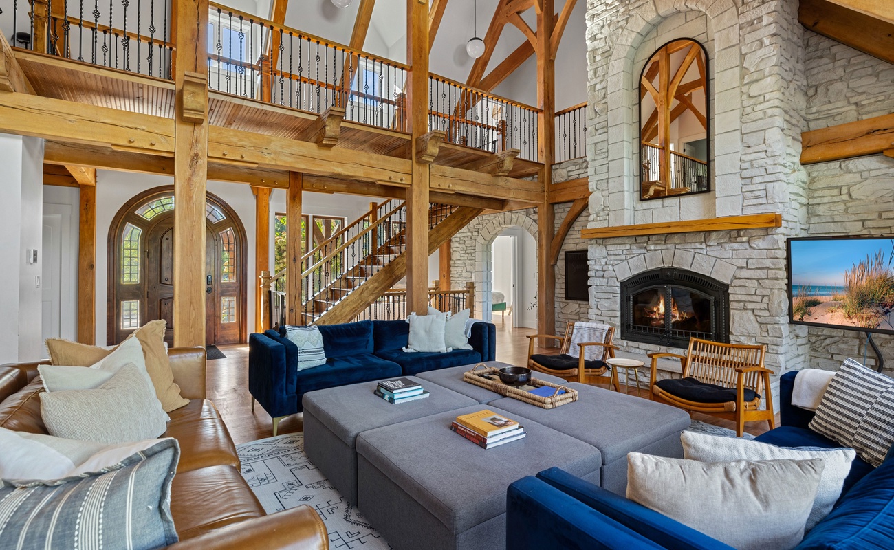 High ceilings, a roaring fire, and the comfiest seats in the house. Welcome to Bear Ranch!