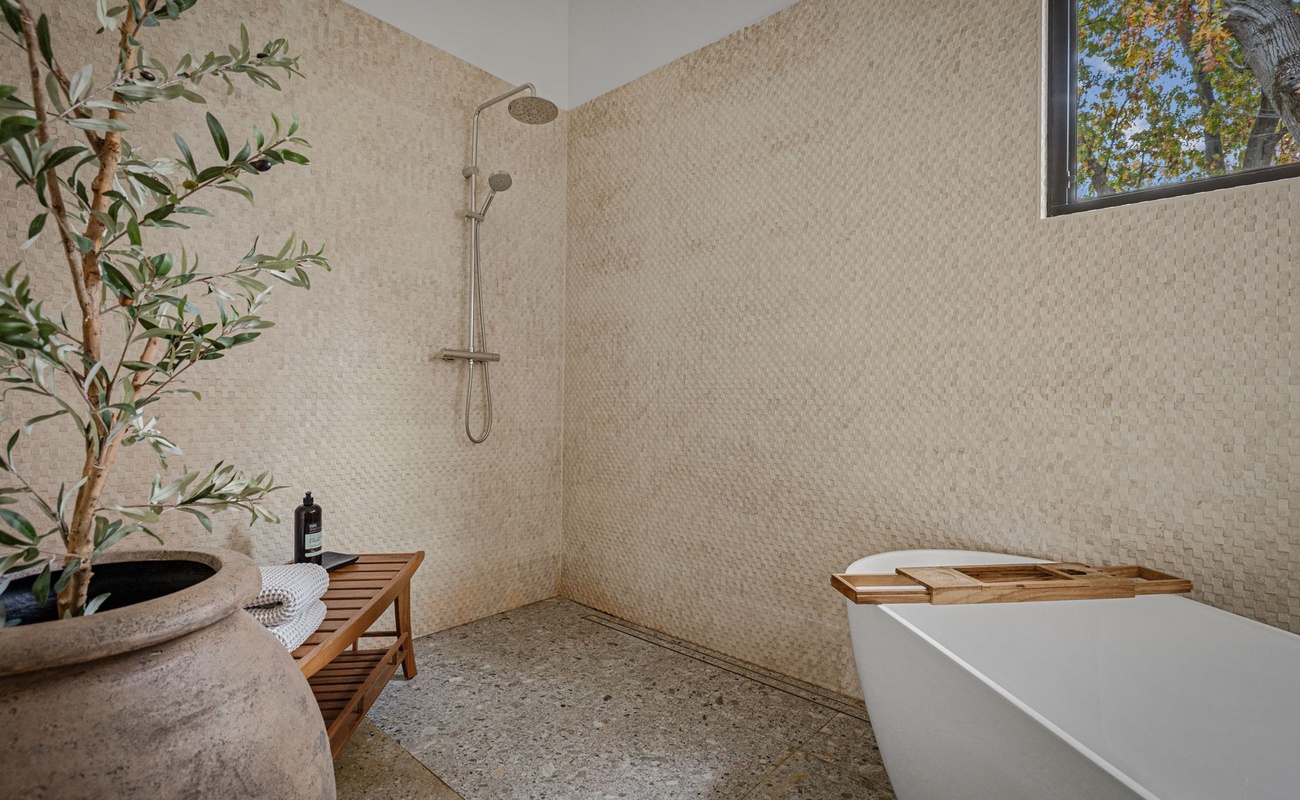 Rain or shine, this shower’s always bringing the calm vibes.