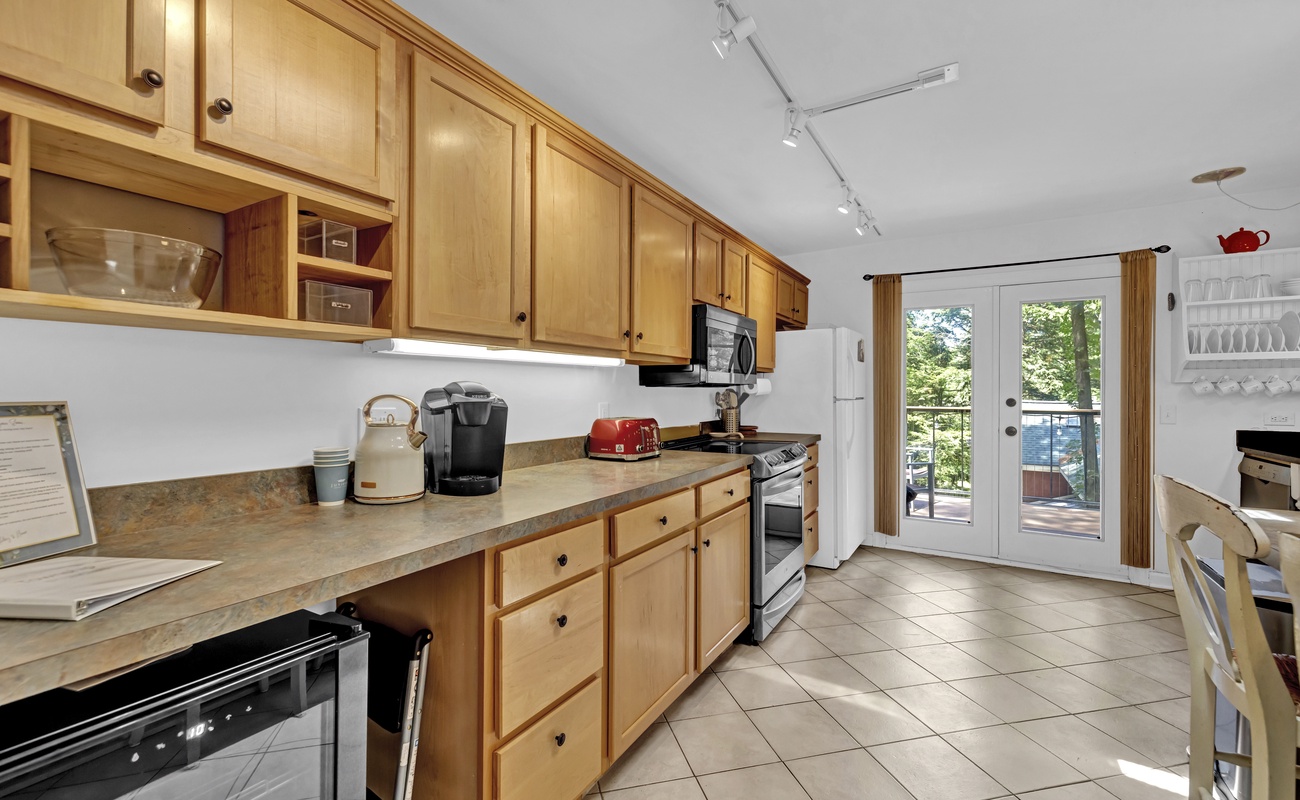 From morning coffee to dinner prep—it’s all right here.