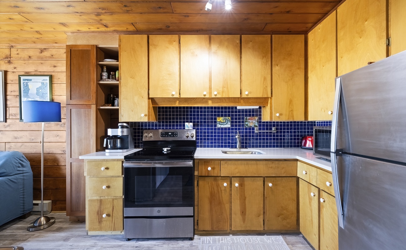 The deluxe kitchen setup is ideal for everyday cooking during your stay.