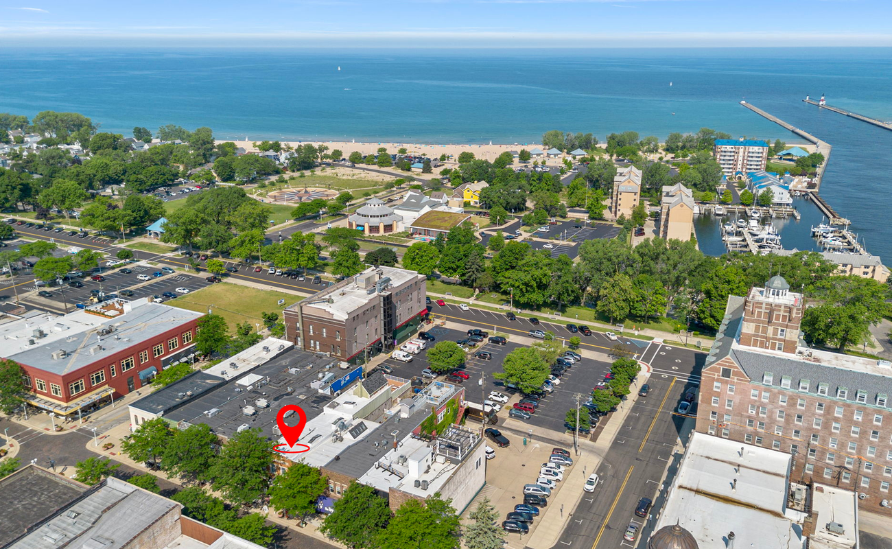 Sunny days and stunning views! Exploring this beautiful coastal town.