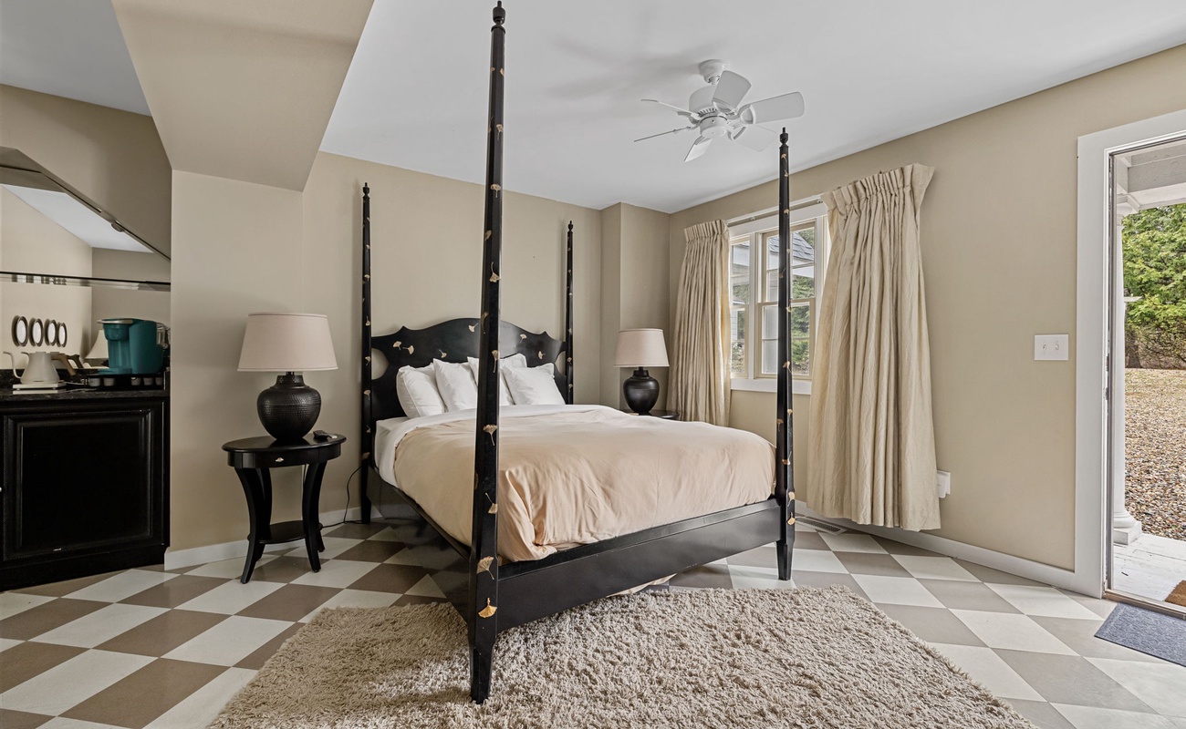 You - or your guests - will feel like royalty in this breathtaking bedroom.