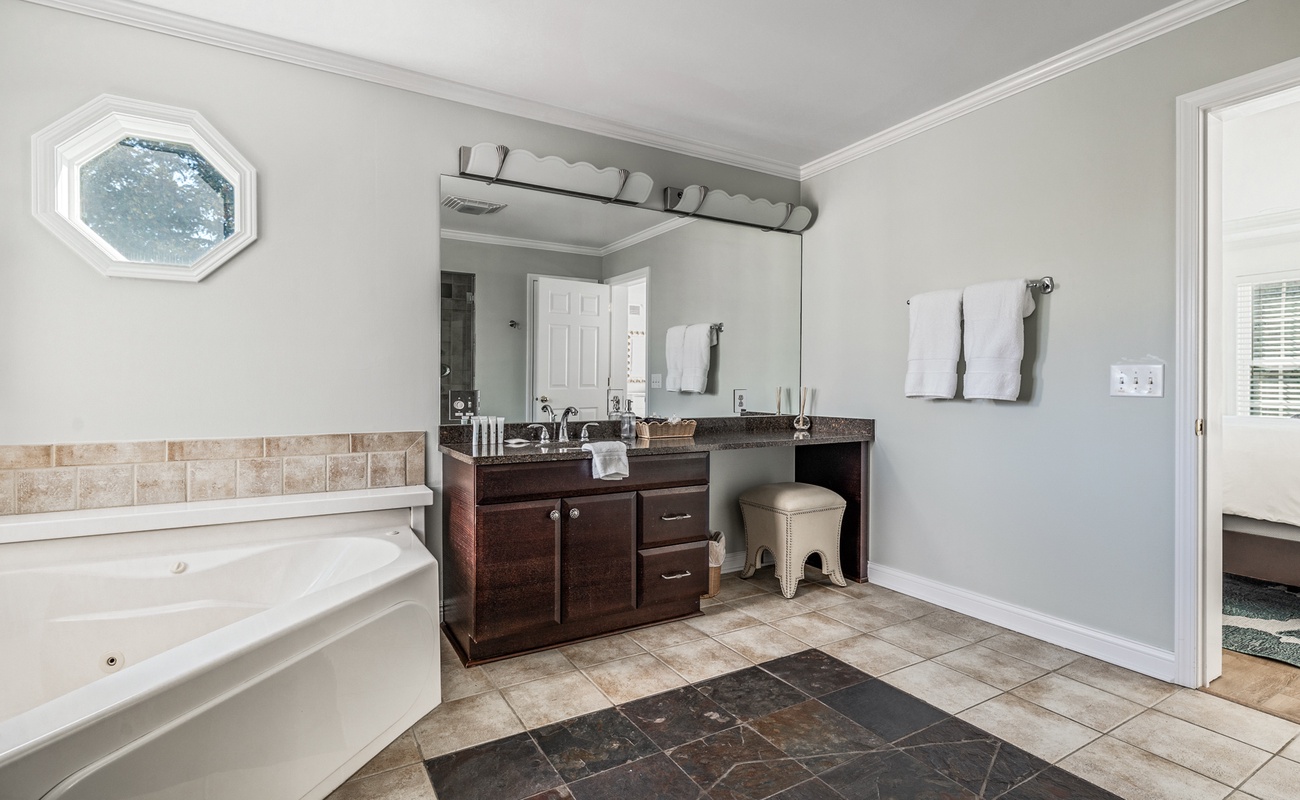 A relaxing soak, a fluffy towel, and nothing on your to-do list. Perfection.