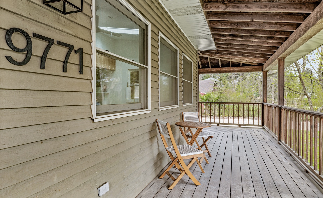 Morning brews & front porch views.