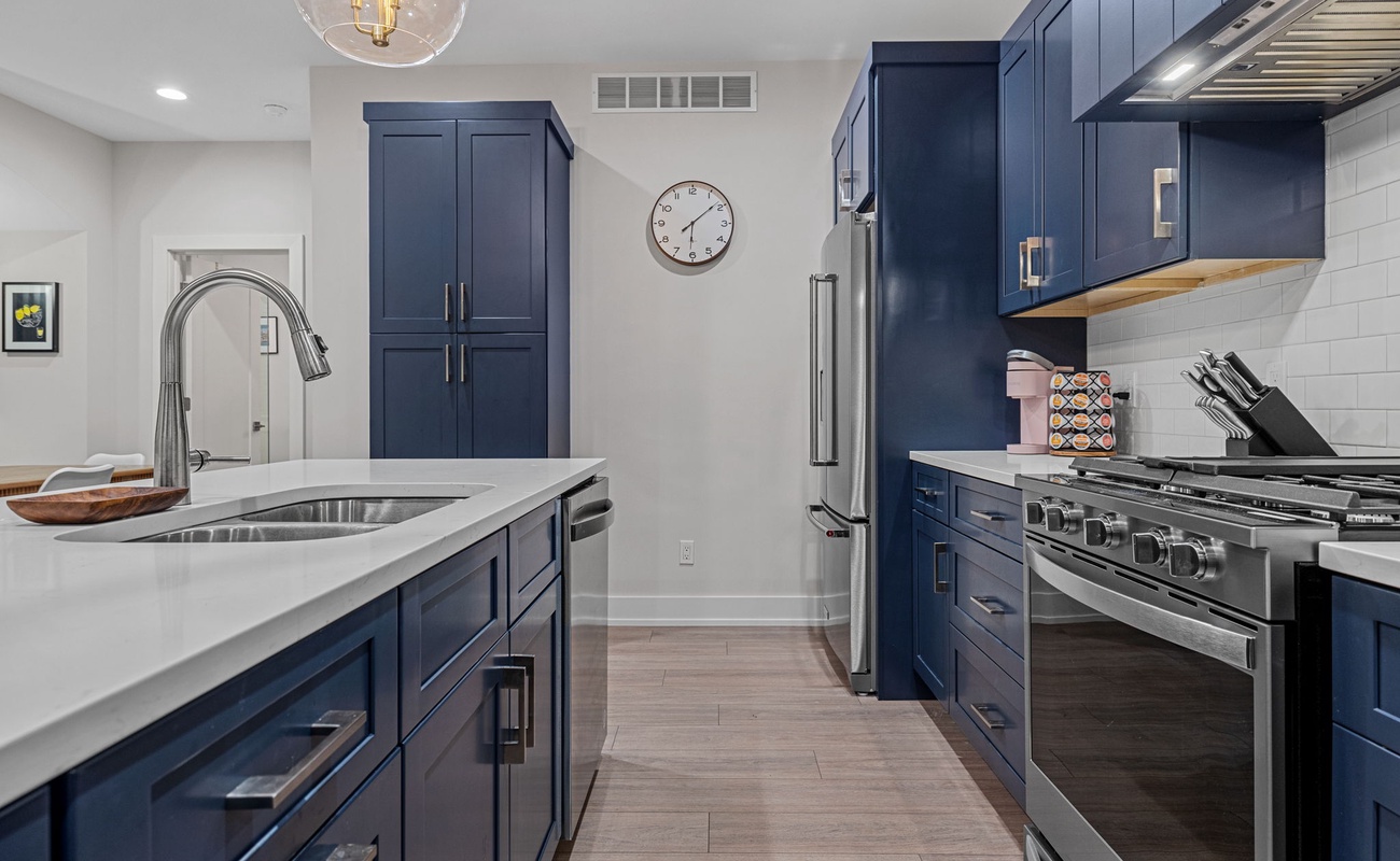 Meal prep? More like a meal performance in this blue beauty.