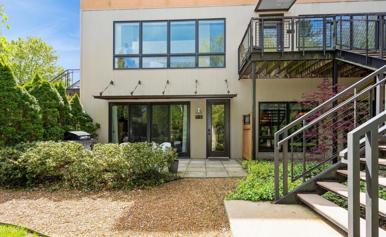 A stylish stay from first impression to final sunset