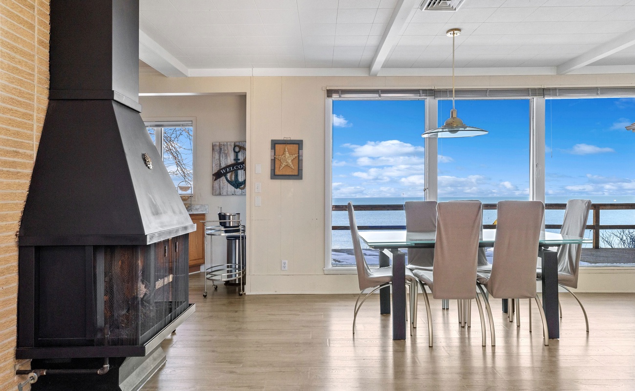 Enjoy a meal while taking in the stunning lake views.