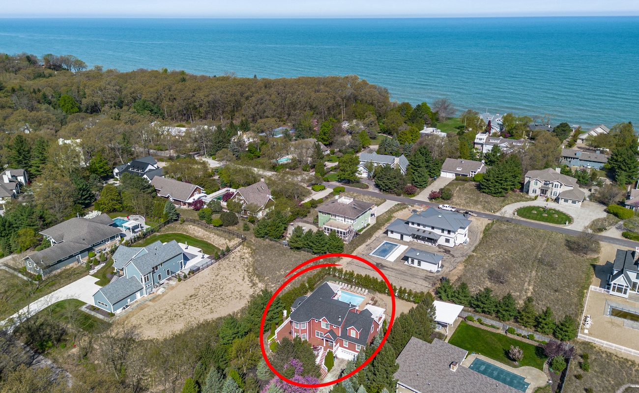 Beach mornings, backyard evenings, and calm all around—this location has heart.