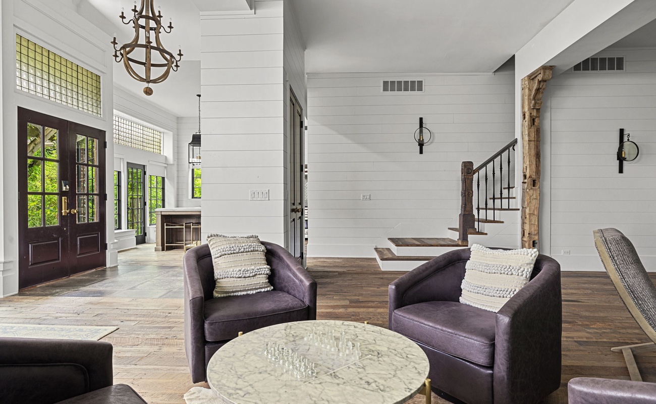 Ahhh . . . the perfect spot for after dinner drinks.