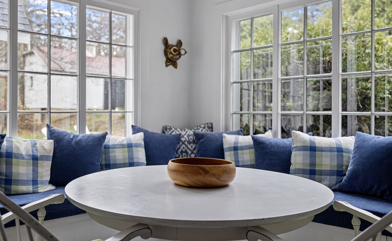 You've got a good-sized group who wants to spread out? We've got space a-plenty!