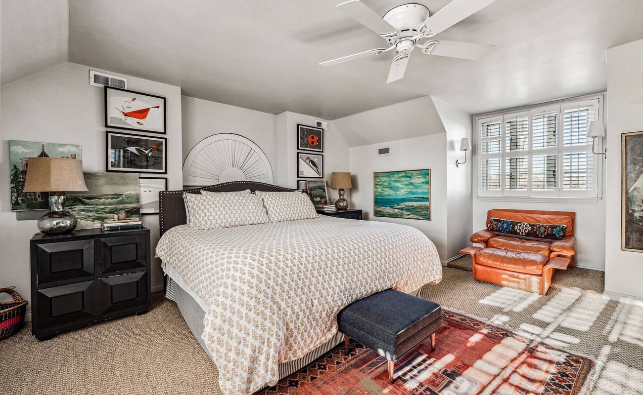 Bedroom 3 is on the lower level & has a queen-size bed.