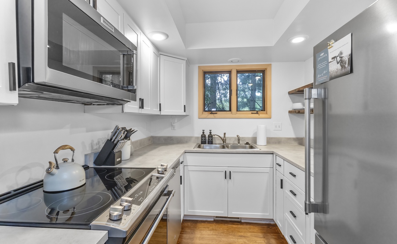 Fully stocked kitchen perfect for every meal moment.