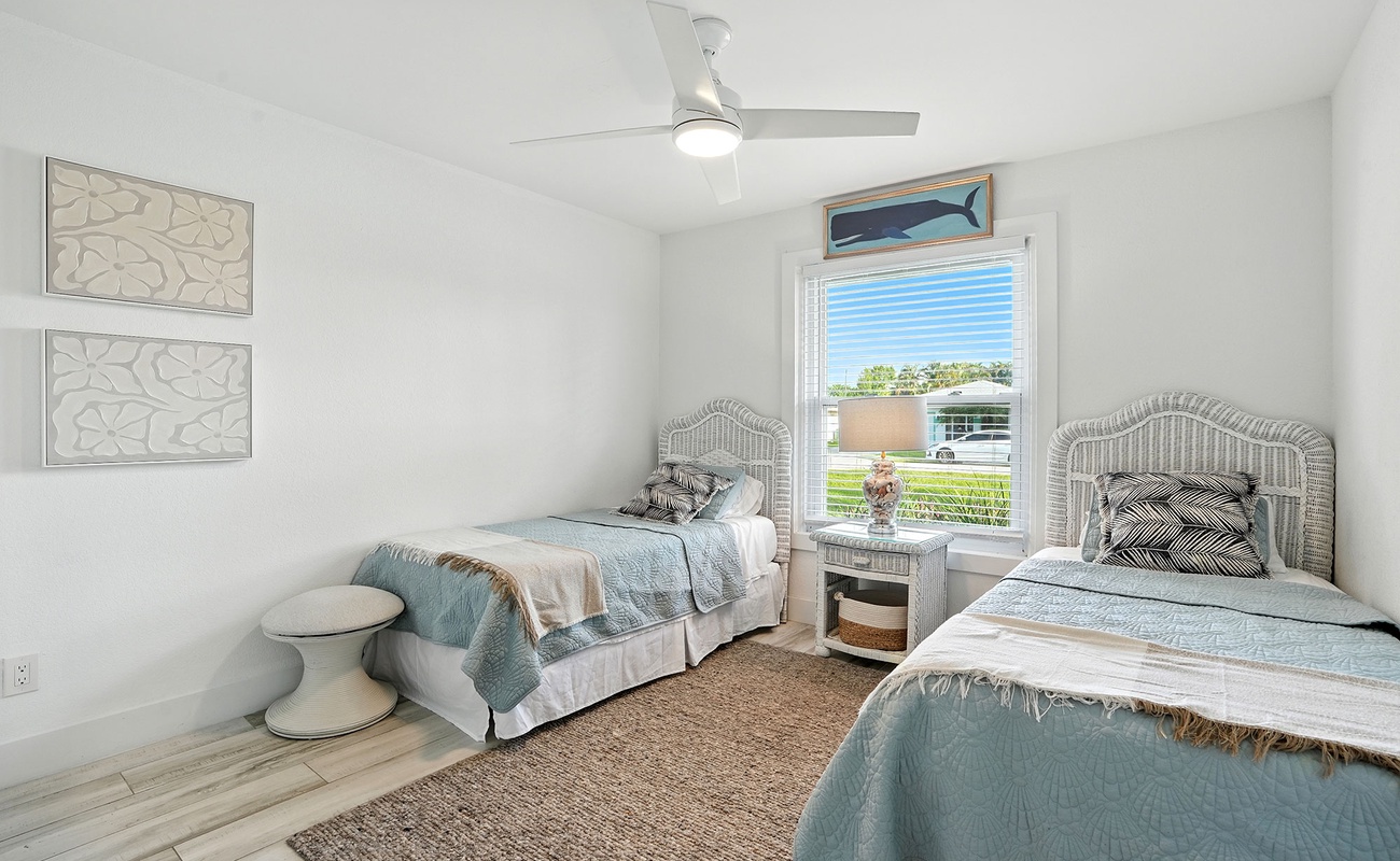 Bedroom 3 has a 2 twin beds.