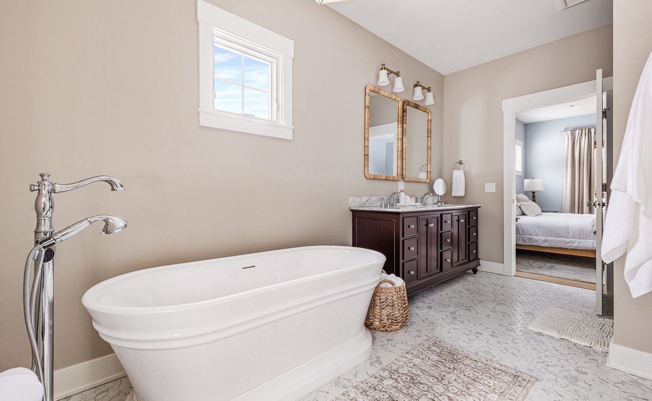 Start your morning refreshed, or end your day with a soothing soak—either way, perfection!