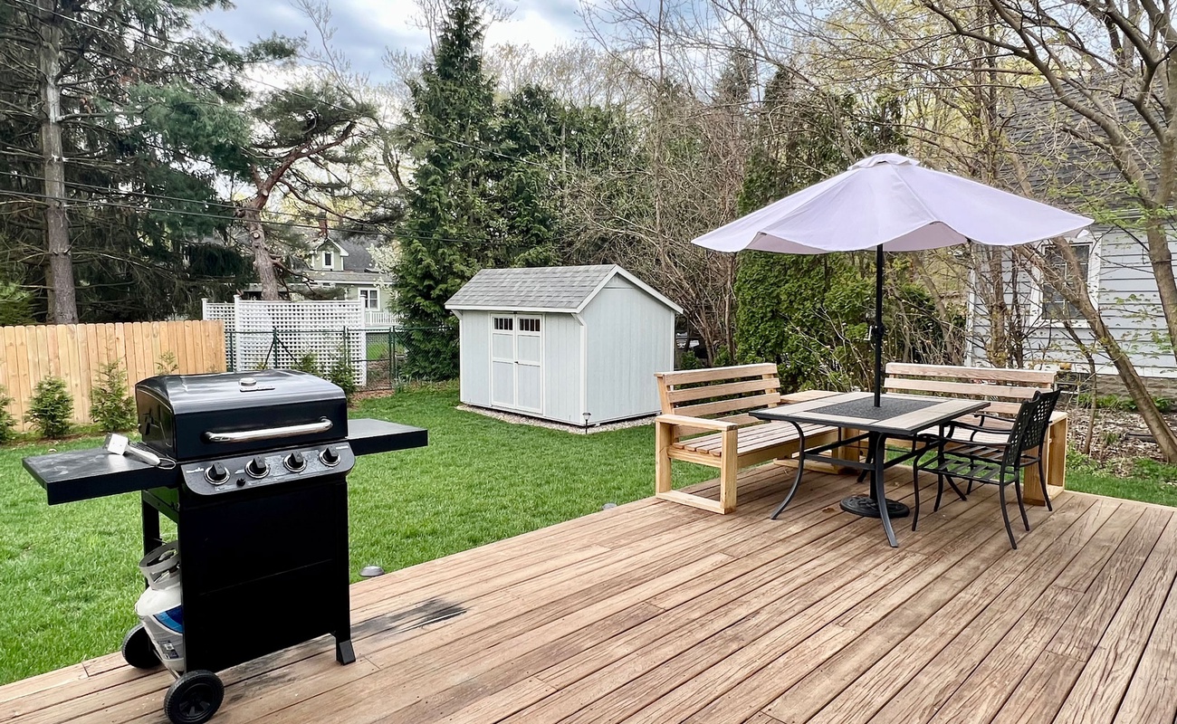 Meals always taste better when served al fresco!