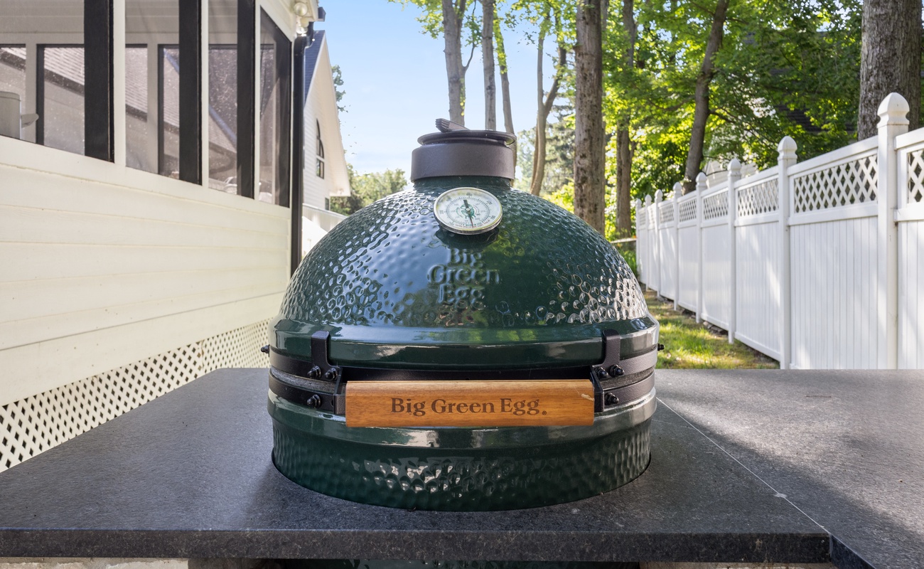 Craft unforgettable meals on the Big Green Egg.