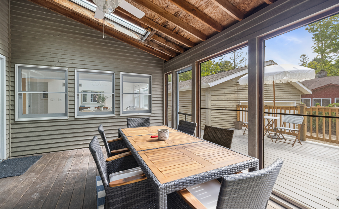 Dine inside or out—sunshine and fresh air all around.