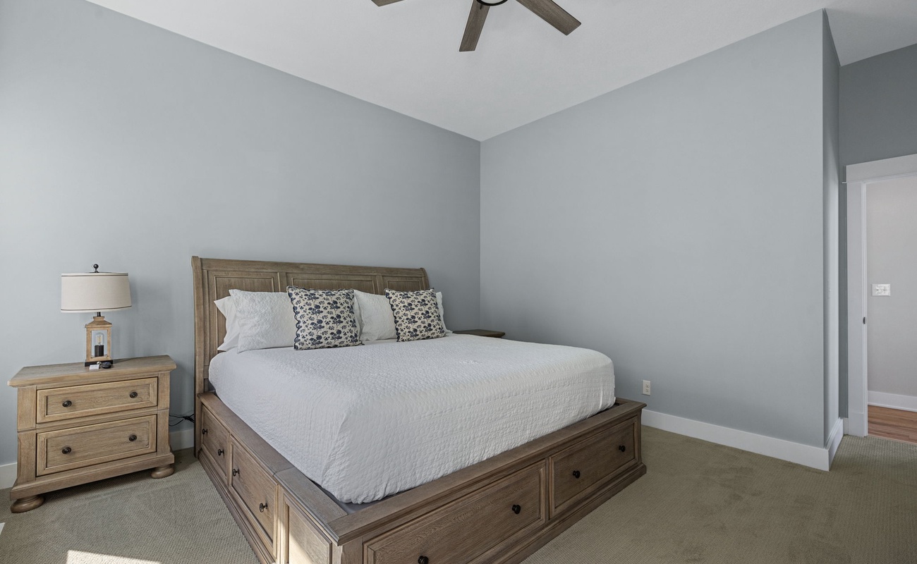 Every bedroom features high-quality bedding and linens, to ensure a sound sleep.