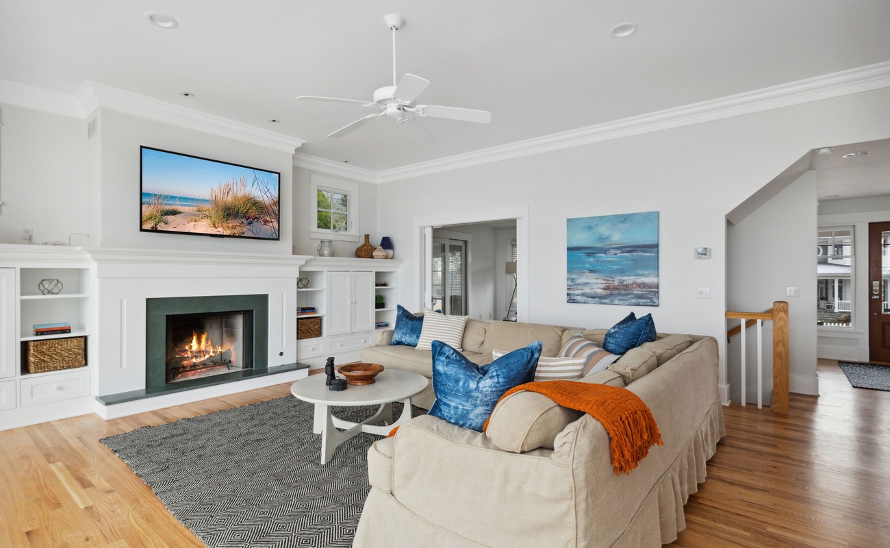 Easily gather with friends and family in this luxury lake home