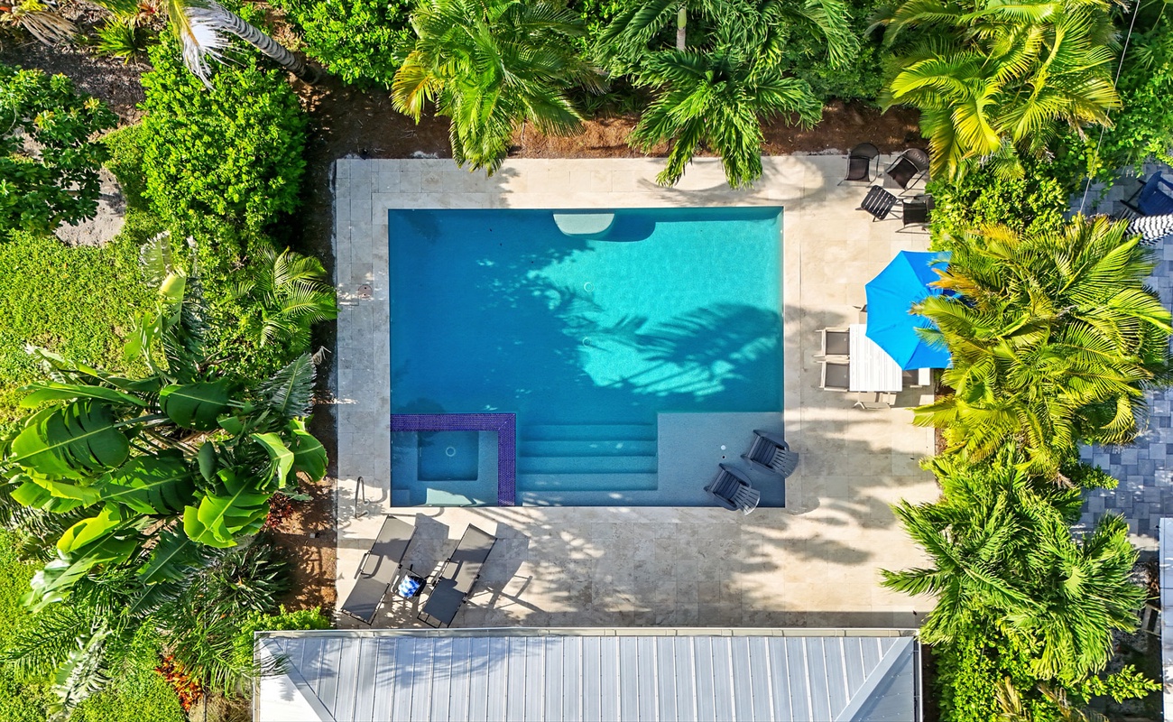 A bird's eye view of Pool Paradise, your next vacation getaway!