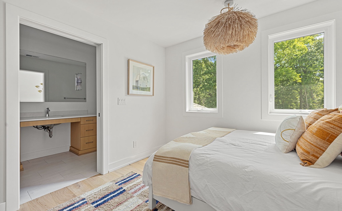 Breezy mornings in a tranquil bedroom. (Accessible Room and ensuite Accessible Bathroom)