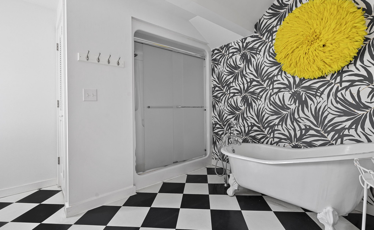 You feeling like reclining in a hot bath or stepping into a walk-in shower?